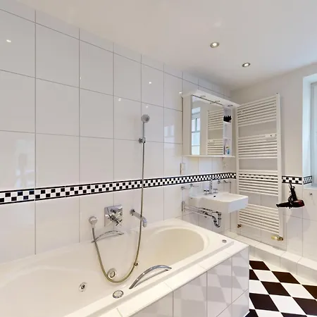 Apartamento In Direkter Strandlage Mit Eingeschraenktem Meerblick, Freia 09,