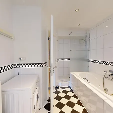 In Direkter Strandlage Mit Eingeschraenktem Meerblick, Freia 09, *