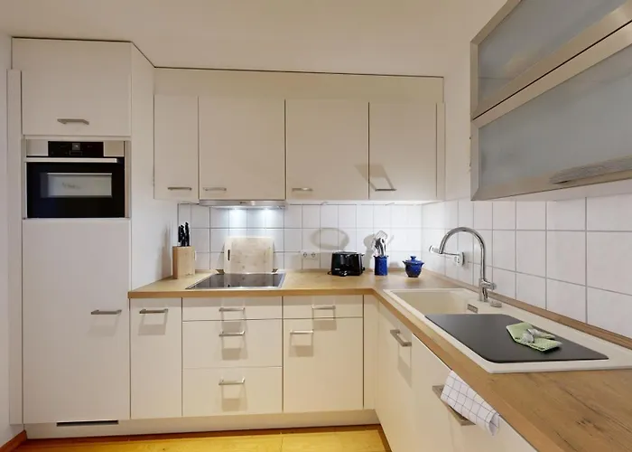 In Direkter Strandlage Mit Eingeschraenktem Meerblick, Freia 09, Appartement Binz