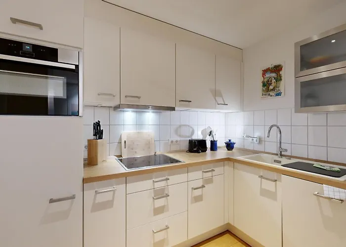 In Direkter Strandlage Mit Eingeschraenktem Meerblick, Freia 09, * Binz