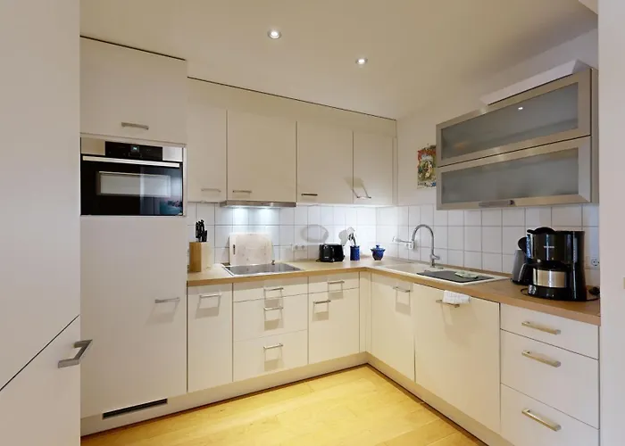 In Direkter Strandlage Mit Eingeschraenktem Meerblick, Freia 09, Binz