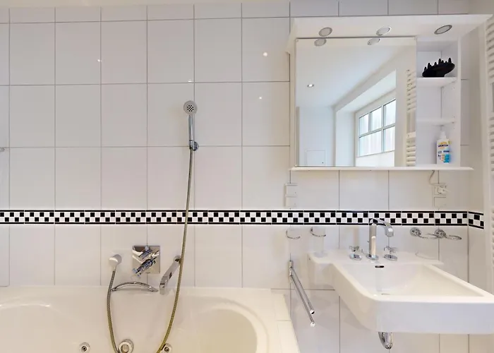 In Direkter Strandlage Mit Eingeschraenktem Meerblick, Freia 09, Appartement *