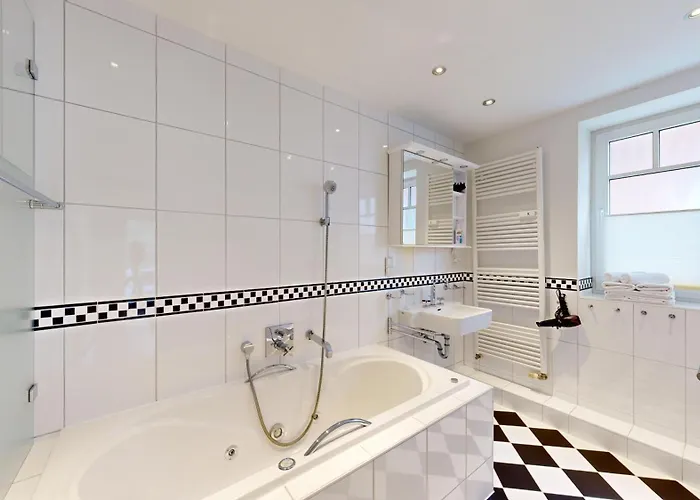 In Direkter Strandlage Mit Eingeschraenktem Meerblick, Freia 09, Appartement